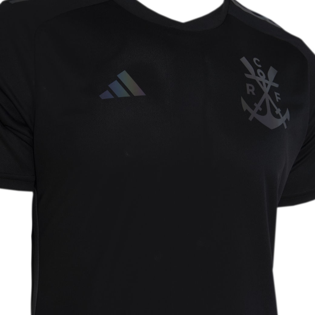 HR3776_3_APPAREL_Photography_Detail View 1_white